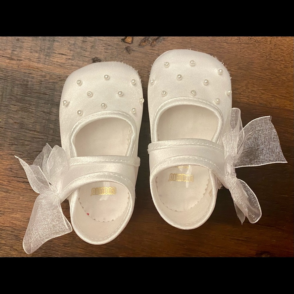 Cuquito embellished infant shoes